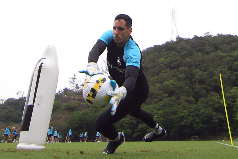 Botafogo encaminha renovação de contrato de Gatito Fernández