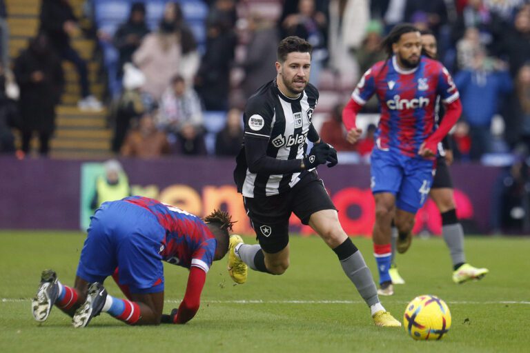 Botafogo segura Crystal Palace e fica no 0 a 0 em amistoso na Inglaterra