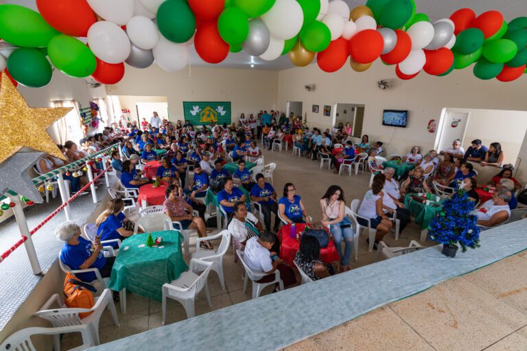 Centro de Convivência RENASCER encerra 2022 com chave de ouro em grande confraternização 