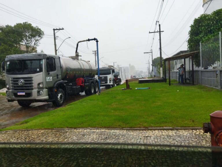 Chuvas: Saae de Linhares disponibiliza caminhões-pipa para atender moradores do bairro Interlagos   		