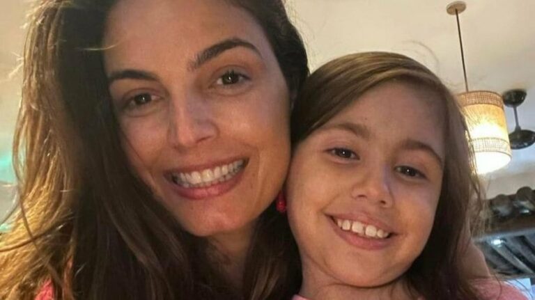 Em texto emocionante para a mãe, a atriz conta como têm sido os dias da família após a morte de Sofia