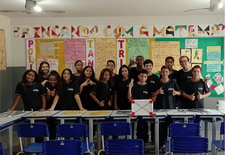 Escola de Povoação ensina Geometria de forma lúdica e divertida   		