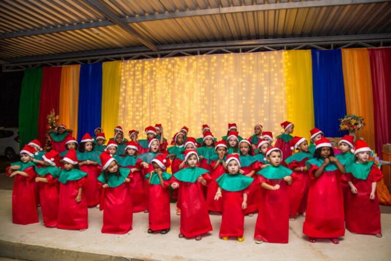 Escola de São Rafael emociona comunidade com Cantata de Natal   		