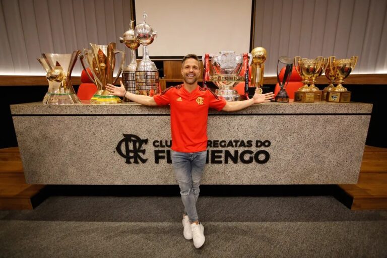 Recém-aposentado, Diego deve viajar com o Flamengo para o Mundial de Clubes