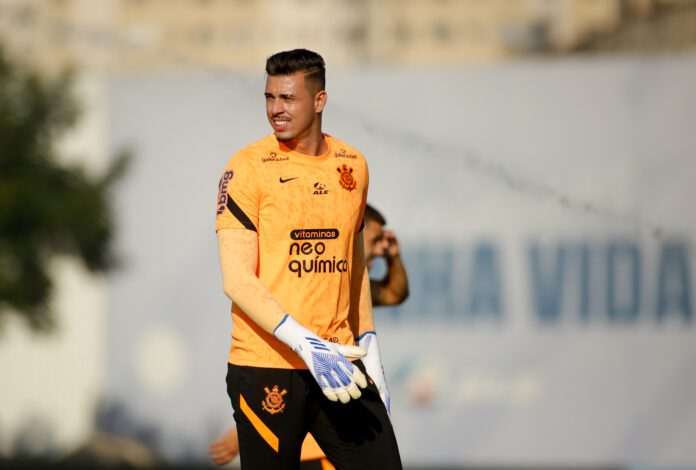 Negociação entre goleiro do Corinthians e o Vasco trava; entenda