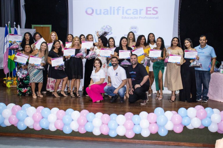 Piúma realiza formatura de 70 alunos do Qualificar ES