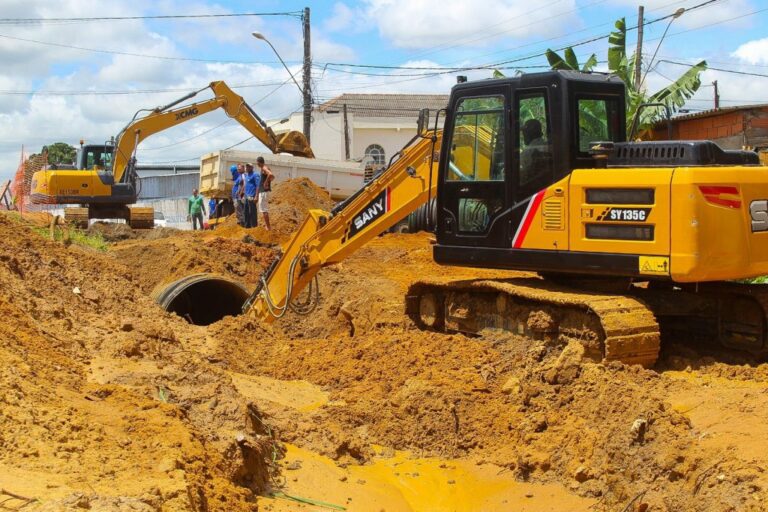 Prefeitura avança com obras de canal para escoar água da chuva em Bebedouro   		