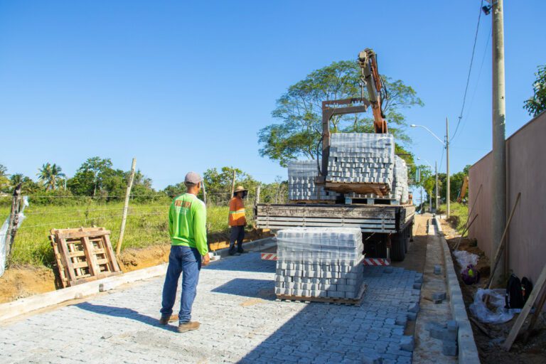 Prefeitura de Piúma avança com obras de drenagem e pavimentação da Rua Verde