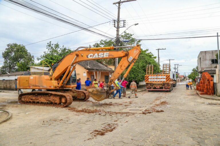 Prefeitura realiza abertura de novos canais para escoamento da água da chuva em Bebedouro