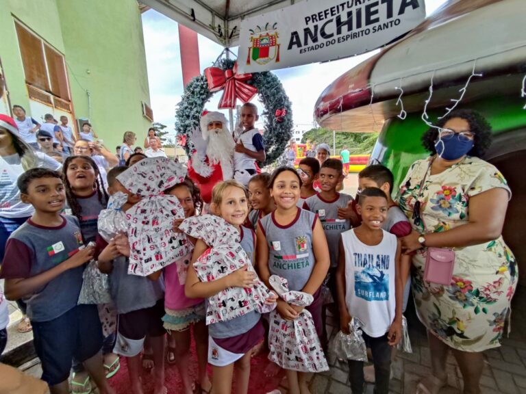 Anchieta: Natal Feliz atendeu 1.100 crianças na Vila Olímpica