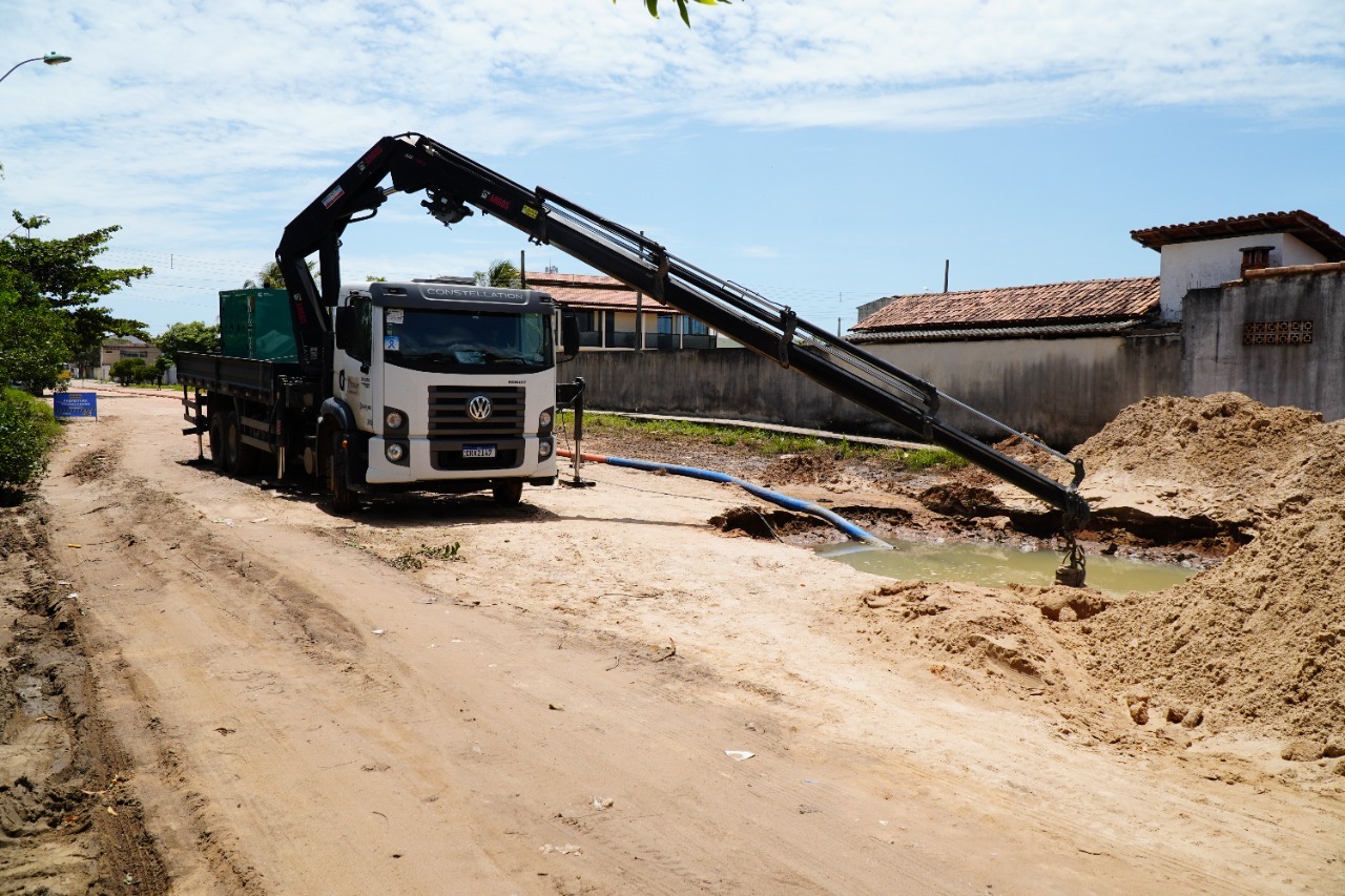 EM GURIRI, EQUIPES DA PREFEITURA ATUAM EM SISTEMA DE FORÇA-TAREFA ATÉ QUE TODAS AS VIAS ESTEJAM TRANSITÁVEIS