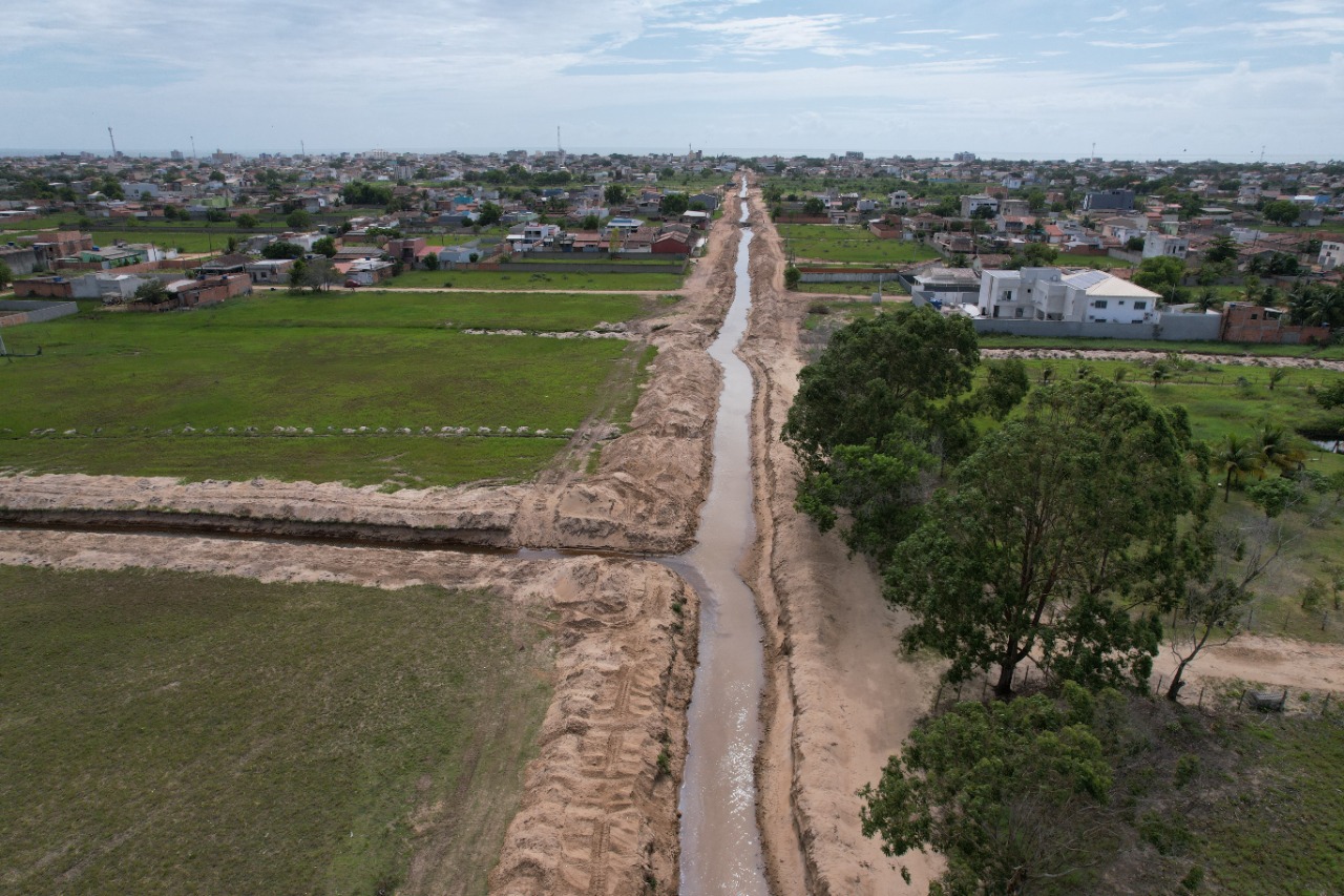 EM GURIRI, EQUIPES DA PREFEITURA ATUAM EM SISTEMA DE FORÇA-TAREFA ATÉ QUE TODAS AS VIAS ESTEJAM TRANSITÁVEIS