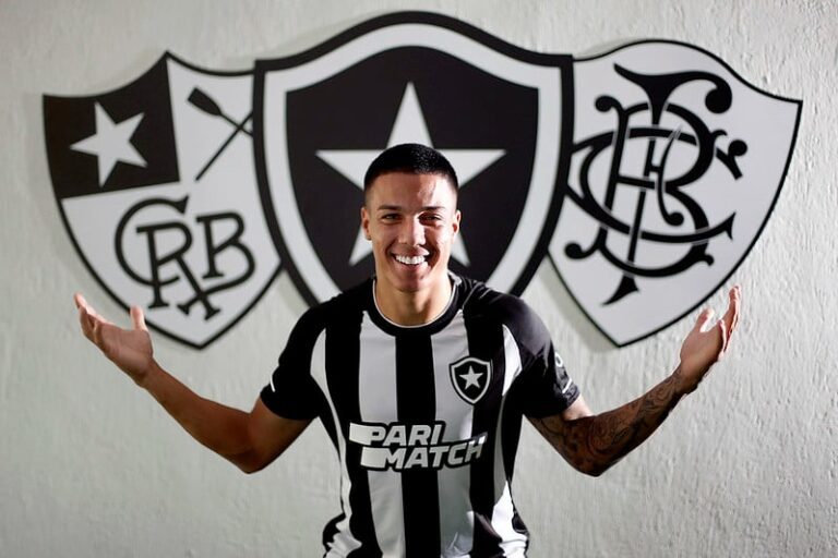 Atacante Carlos Aberto exalta acerto com o Botafogo