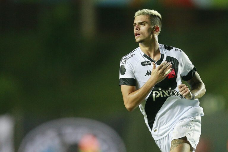 Autor do gol do Vasco, Gabriel Pec lamenta derrota para o Volta Redonda