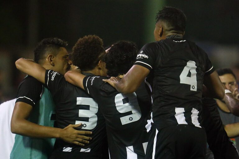 Botafogo bate o Madureira e conquista segunda vitória no Campeonato Carioca