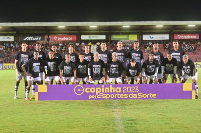 Com homenagens a Dinamite, Vasco bate o Audax e se classifica com 100% na Copinha