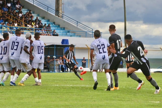 Com show de Sapata, Botafogo goleia o Pinheirense na Copinha