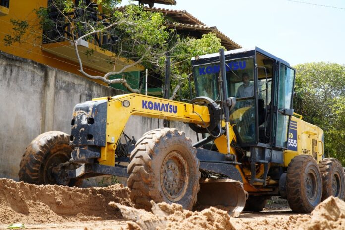 EM GURIRI, EQUIPES DA PREFEITURA ATUAM EM SISTEMA DE FORÇA-TAREFA ATÉ QUE TODAS AS VIAS ESTEJAM TRANSITÁVEIS