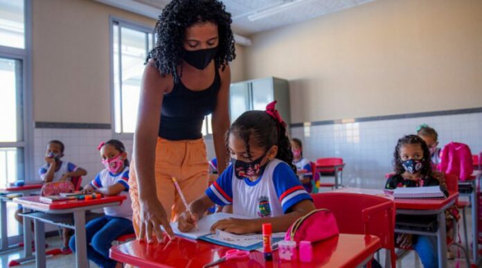 Educação divulga edital para escolha de nova localização para monitores de educação infantil em Designação Temporária   		