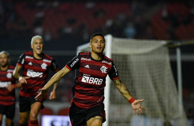 Flamengo acerta transferência de João Gomes ao Wolverhampton