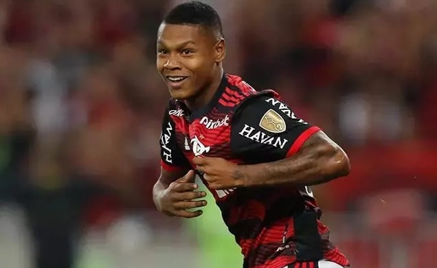 Newcastle faz nova proposta ao Flamengo para contratar Matheus França