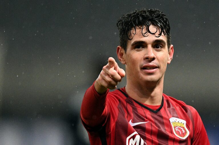 Quase acertado com o Flamengo em 2022, Oscar volta a jogar no futebol chinês