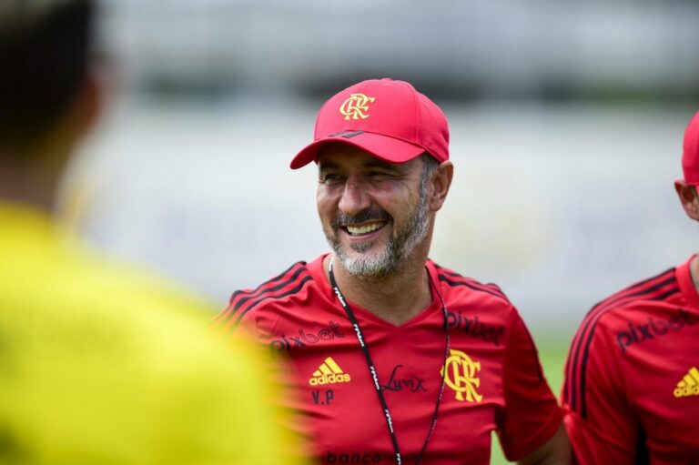 Vítor Pereira elogia estreia dos garotos do Flamengo no Campeonato Carioca
