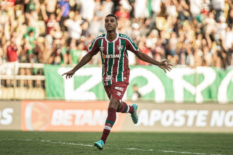 Alan aproveita chance no Fluminense e mostra confiança para 2023