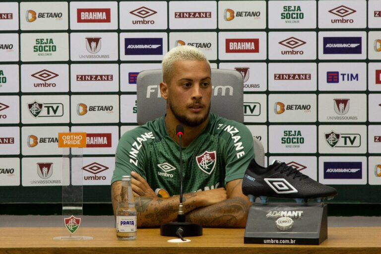 Apresentado no Fluminense, Guga lembra início no clube e elogia técnico Fernando Diniz