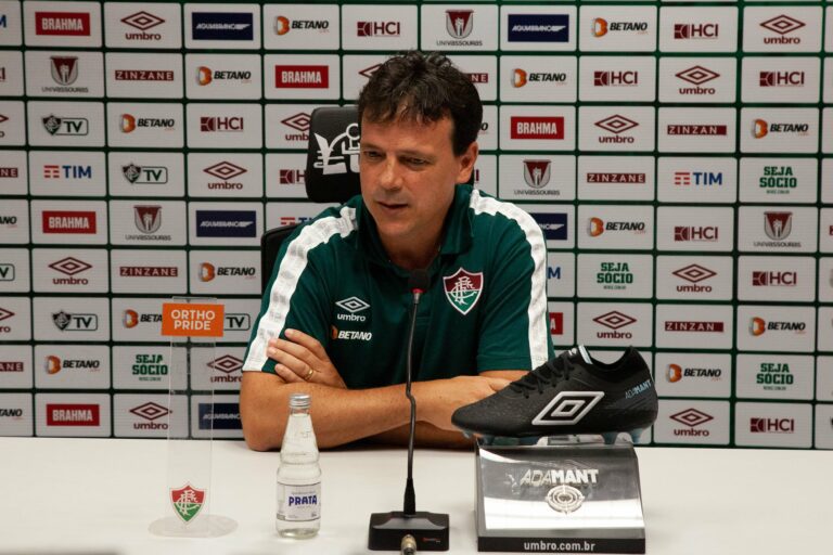Fernando Diniz lamenta tropeço, mas vê evolução do Fluminense
