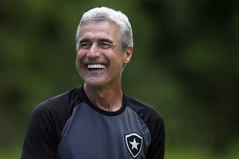 Luís Castro mira vaga para o Botafogo na Libertadores em 2024