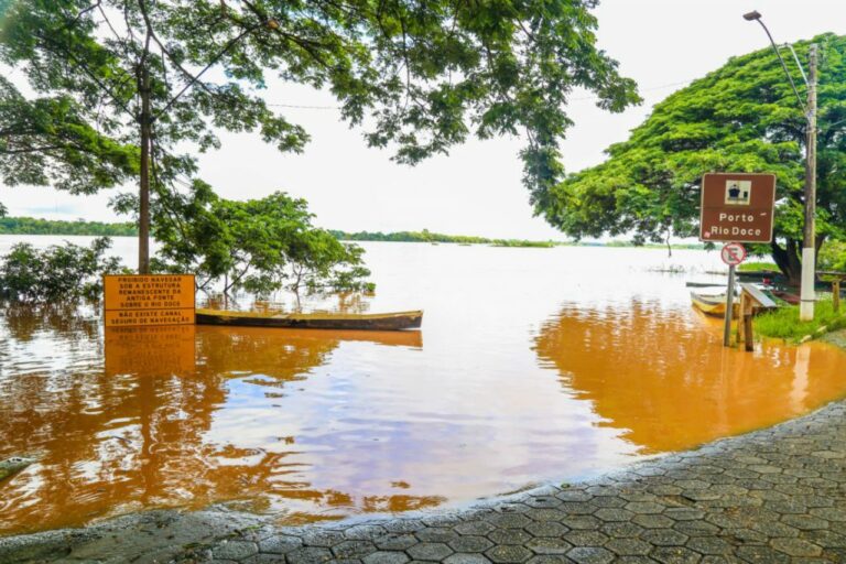 Nível do rio Doce sobe e chega a 3,92 metros; 02 famílias são acolhidas pela Assistência Social   		