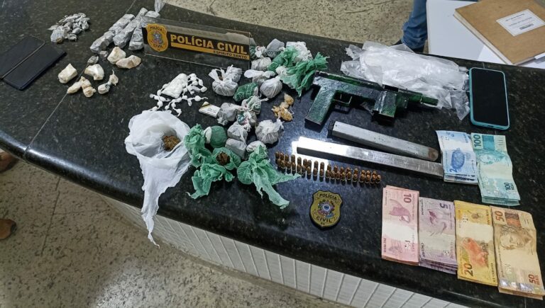 Polícia Civil realiza a prisão de três pessoas e apreende arma, drogas e dinheiro em Linhares