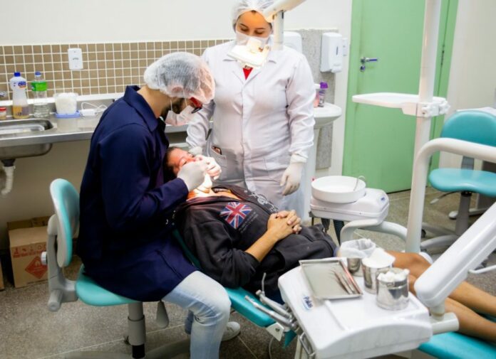Prefeitura de Linhares realizou mais de 28 mil atendimentos e procedimentos em saúde bucal em 2022