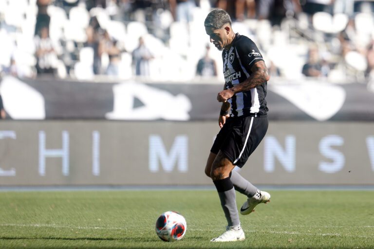 Volante lamenta tropeço do Botafogo na estreia no Campeonato Carioca