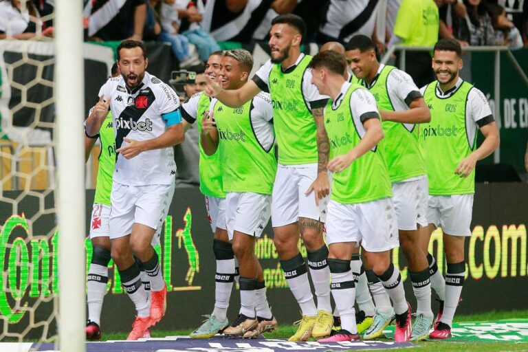 Autor de golaço na vitória do Vasco, Nenê exalta boa atuação da equipe em estreia na Copa do Brasil