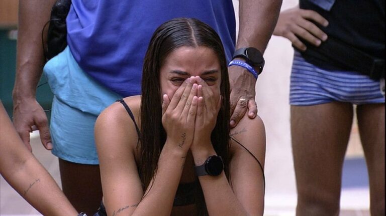 Key Alves chora com recado do eliminado Gustavo