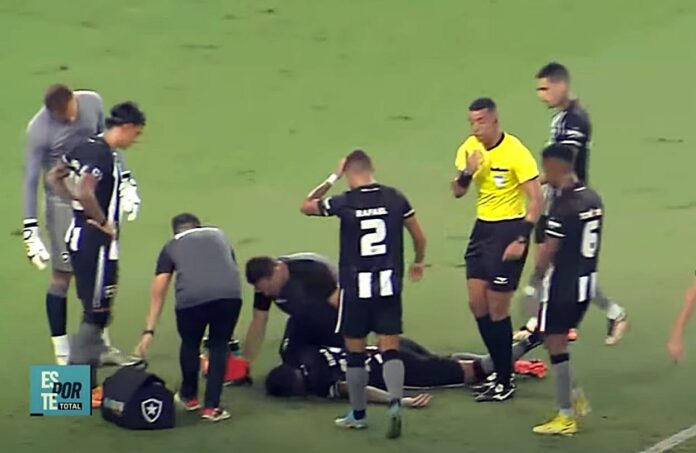 Botafogo investiga desmaio de Philipe Sampaio em clássico
