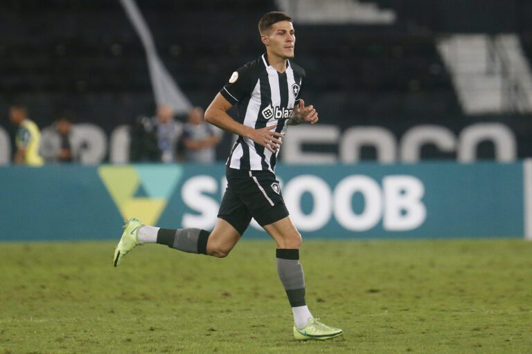 Del Piage deixa o Botafogo para ser reforço do RWD Mollenbeek