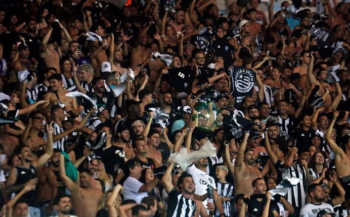 Dirigente do Botafogo confirma procura por estádio para Copa do Brasil