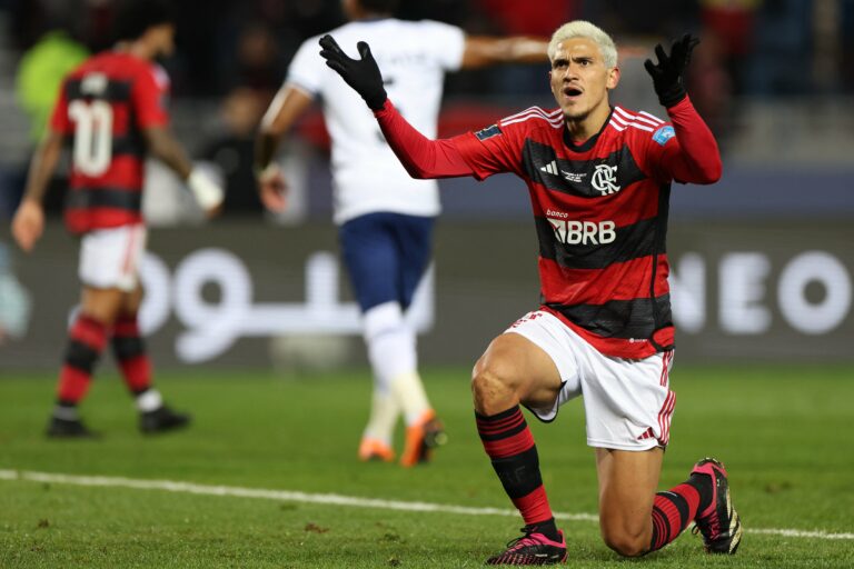Palmeiras cita “entregas internacionais” e tira onda após derrota do Flamengo no Mundial