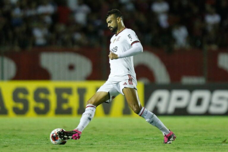 Zagueiro do Flamengo garante “confiança plena” em Vítor Pereira