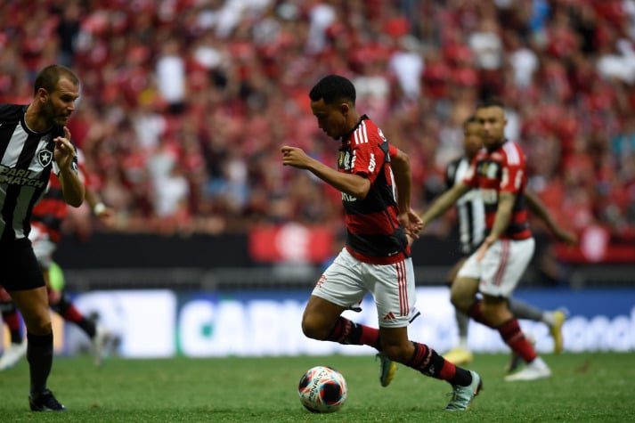Flamengo faz gol-relâmpago e vence o Botafogo em Brasília