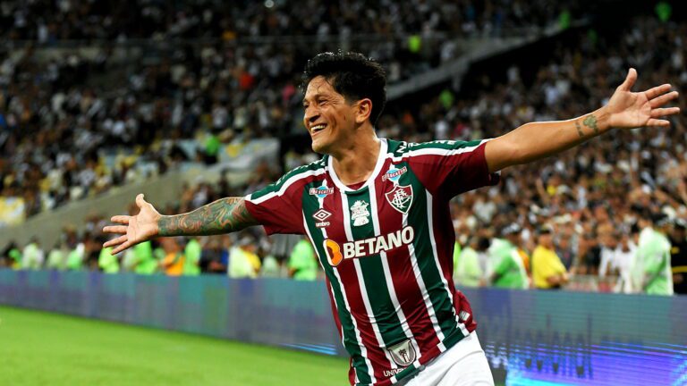 Cano ‘cobra’ placa por golaço no clássico entre Fluminense e Vasco