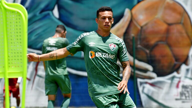 Clube dos Estados Unidos negocia contratação de Calegari, lateral do Fluminense