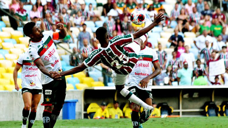 Com golaço de bicicleta de Keno, Fluminense vence a Portuguesa no Maracanã