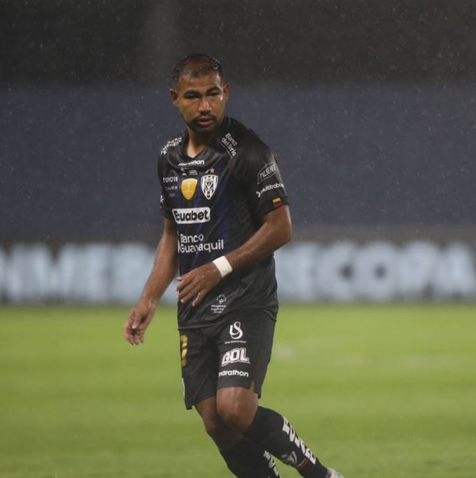 Ex-Corinthians, Sornoza brilha em vitória do Independiente Del Valle contra o Flamengo