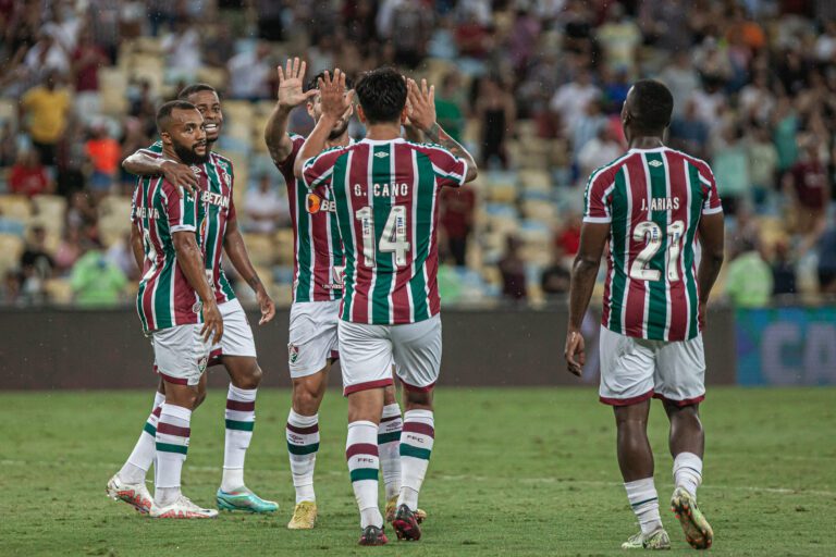 Fluminense paga salários de janeiro do atual elenco