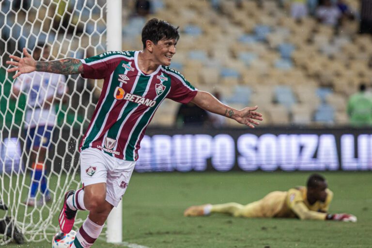 Germán Cano admite que busca melhora física no Fluminense