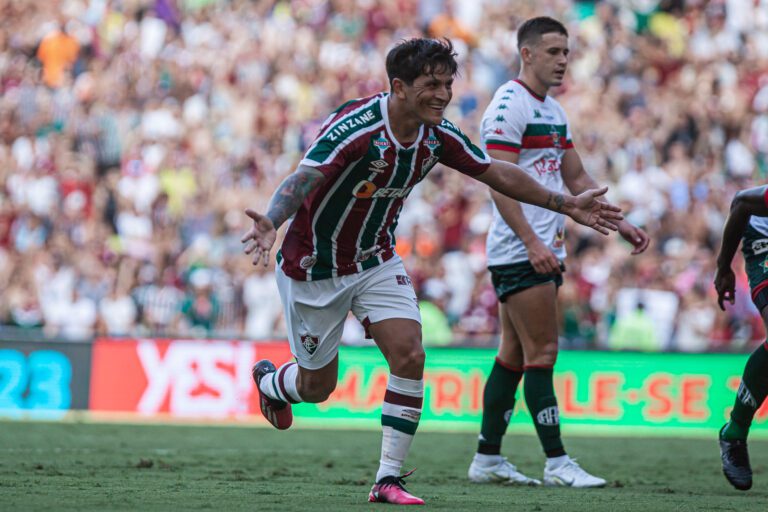 ​​​​​​​Cano analisa vitória do Fluminense e tem inspiração para fazer mais gols